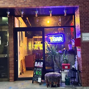  Hostel Bedgasm